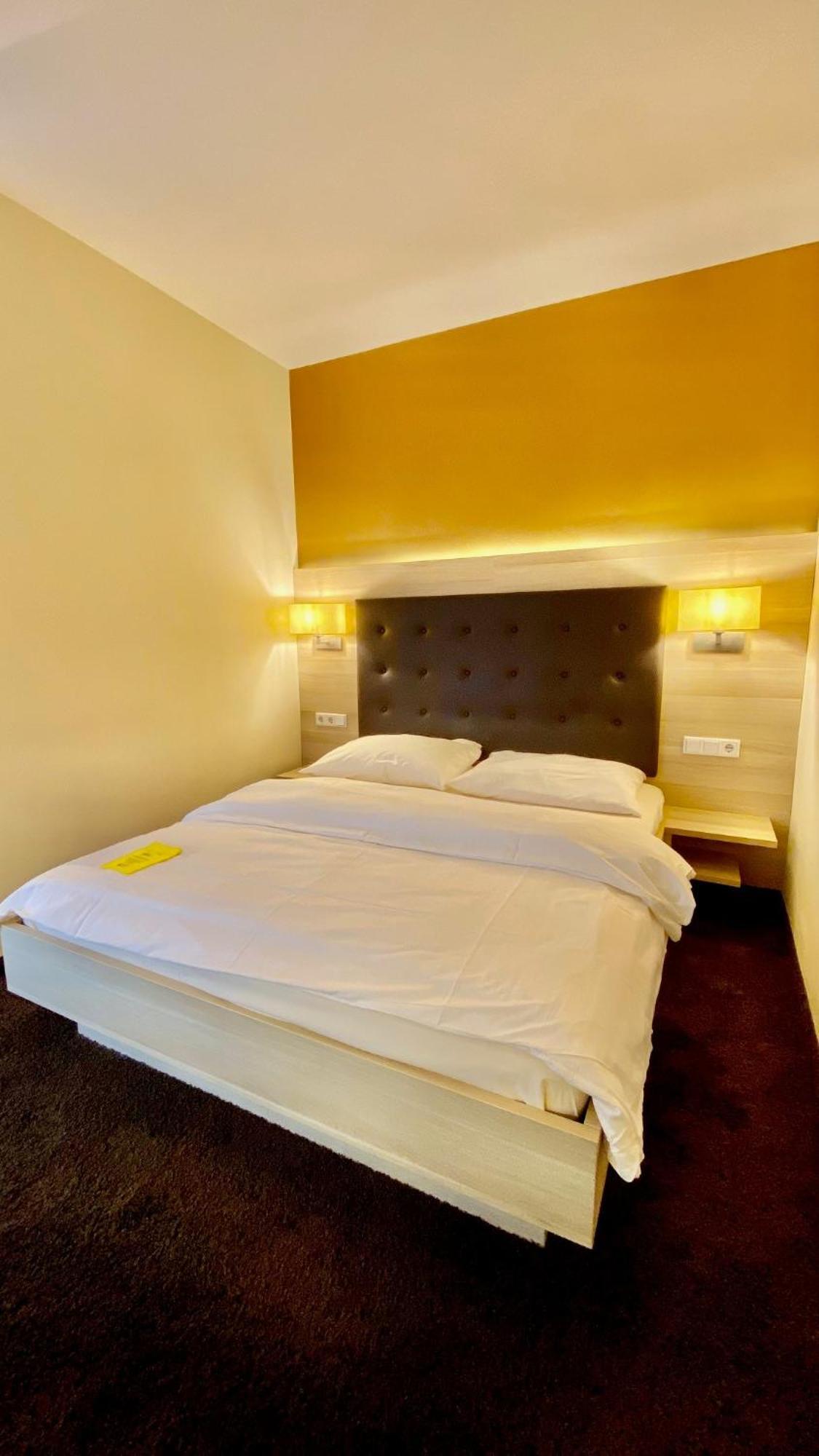 Hotel Bacchus Bensheim Quarto foto